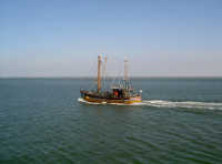 Krabbenkutter Meer in der Nordsee Kutter vor Norderney