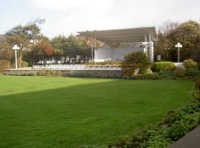 Kurhaus auf Norderney Insel der Nordsee Kurplatz mit Musikmuschel